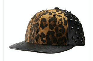 леопардовая кепка